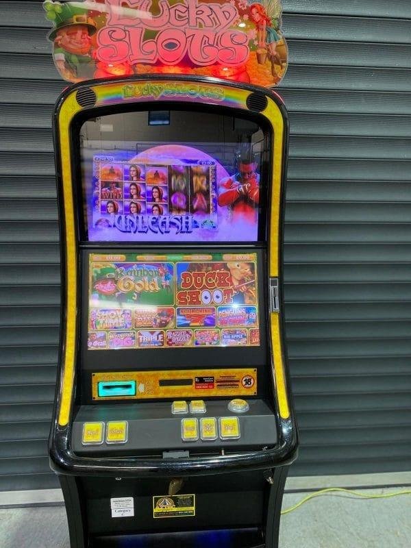 Lucky Slots fruit machine in a UK pub